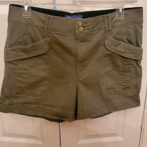 Democracy olive Green Women's Shorts Size 16